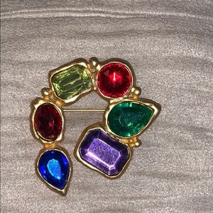 Multi color stone brooch pin